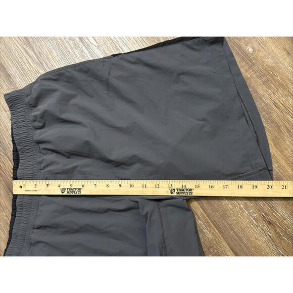 Rhone Versatility Shorts Gray Athletic Stretch Activewear Athleisure Minimalist - Picture 7 of 15